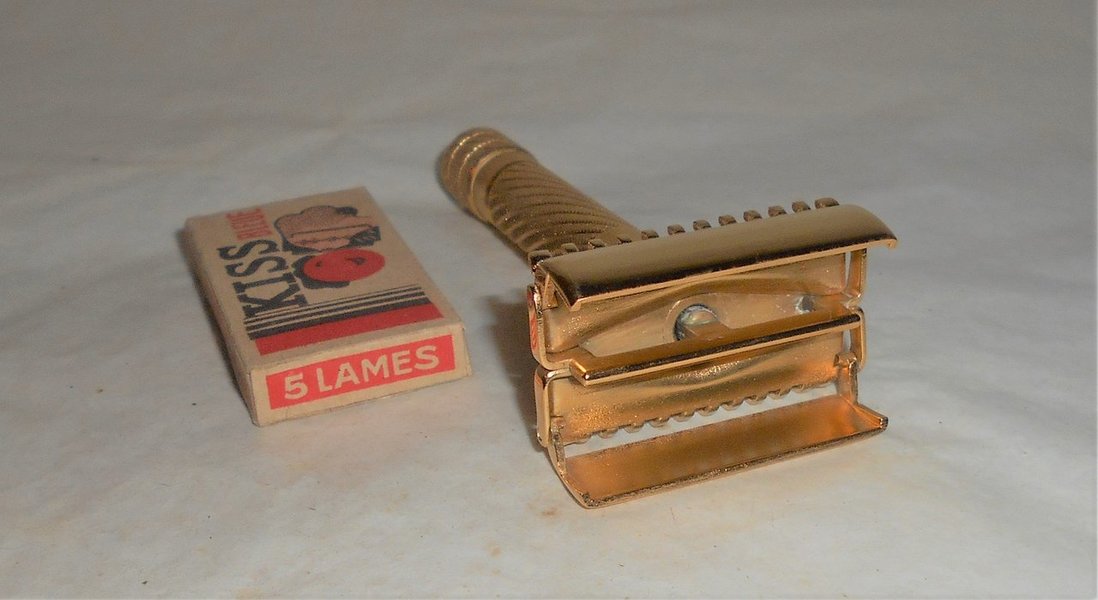 1936 Gillette Aristocrat Deluxe Refurbished Re-Plated 24K Gold 4623 (38).JPG