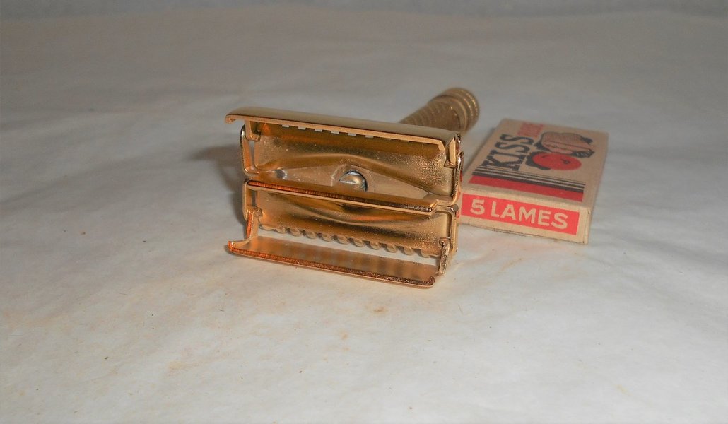 1936 Gillette Aristocrat Deluxe Refurbished Re-Plated 24K Gold 4623 (40).JPG