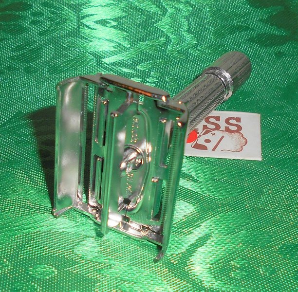 1959 Gillette Fat Boy Razor Refurbished Replated Rhodium E4–CH7 (20).JPG