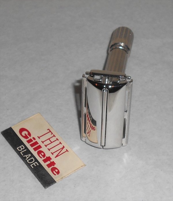 1961 Gillette Fat Boy Razor Twist to Open Replated Rhodium G2–RRR1 (10).JPG