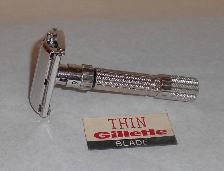 1961 Gillette Fat Boy Razor Twist to Open Replated Rhodium G2–RRR1 (13).JPG
