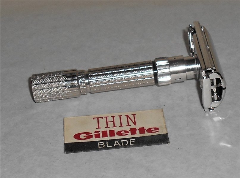 1961 Gillette Fat Boy Razor Twist to Open Replated Rhodium G2–RRR1 (29).JPG