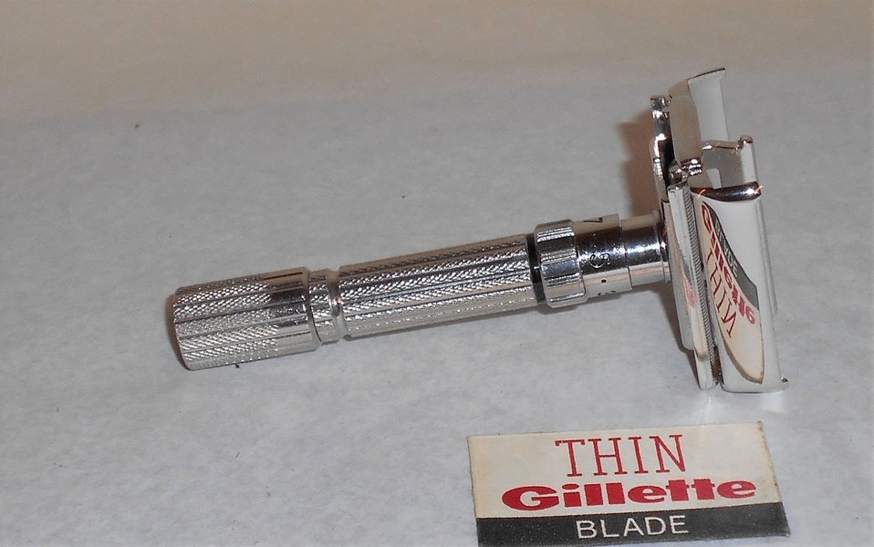 1961 Gillette Fat Boy Razor Twist to Open Replated Rhodium G2–RRR1 (35).JPG