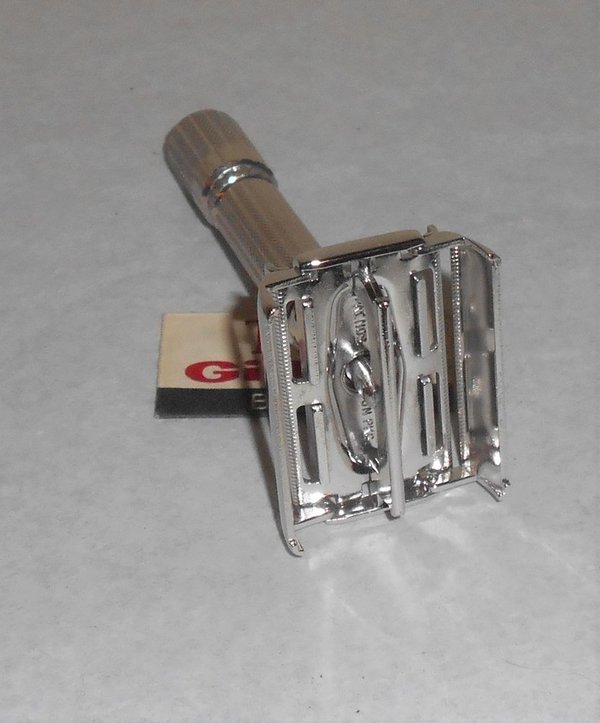 1961 Gillette Fat Boy Razor Twist to Open Replated Rhodium G2–RRR1 (40).JPG