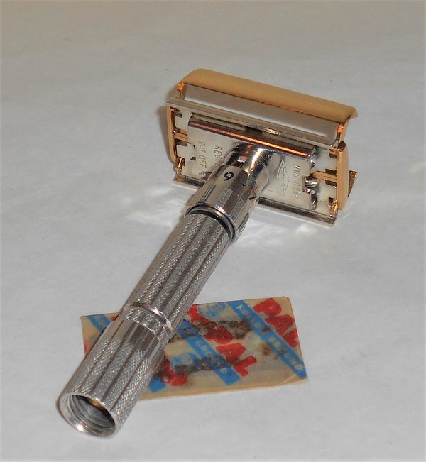 1959 Gillette Razor Twist to Open Replated Rhodium Gold E1–RG23 (27).JPG