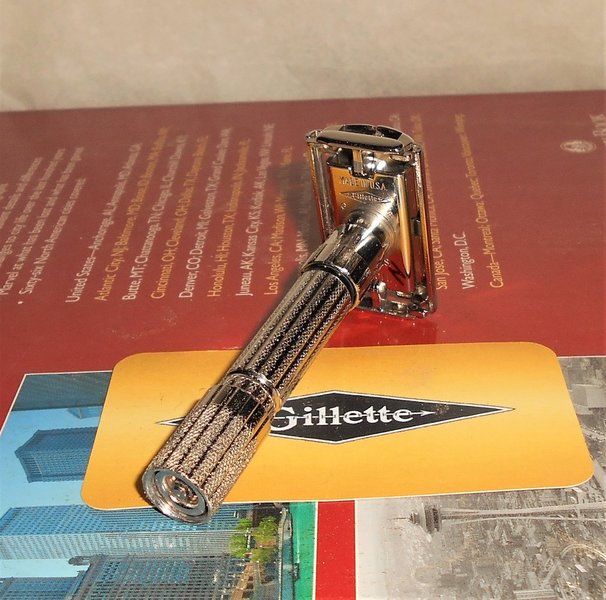 1961 Gillette Fat Boy Razor Double Edge Replated Bright Nickel G2– #69 (13).JPG 1961 Gillette Fat Boy Razor Double Edge Replated Bright Nickel G2– #69 (13).JPG