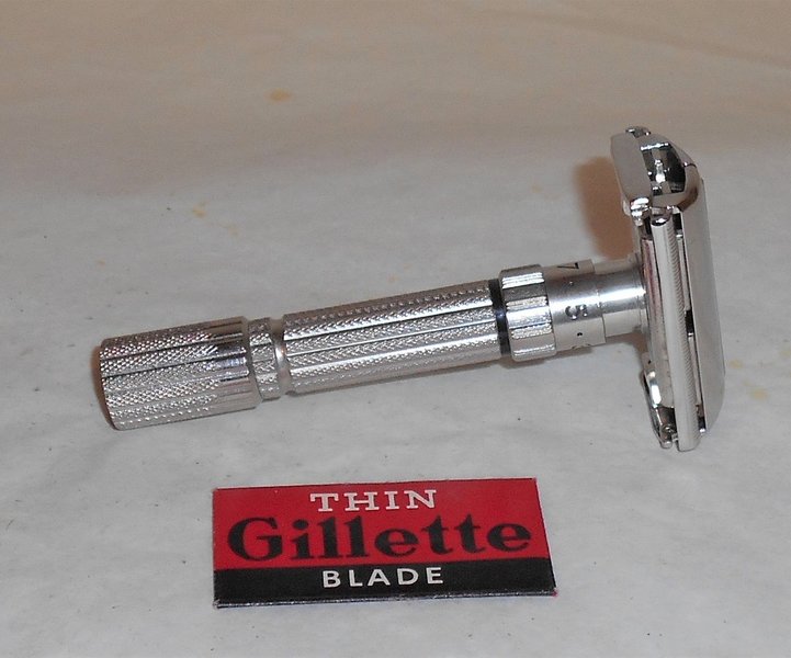 1960 Gillette Fat Boy Adjustable Razor Replated Platinum F3–PPR (34).JPG