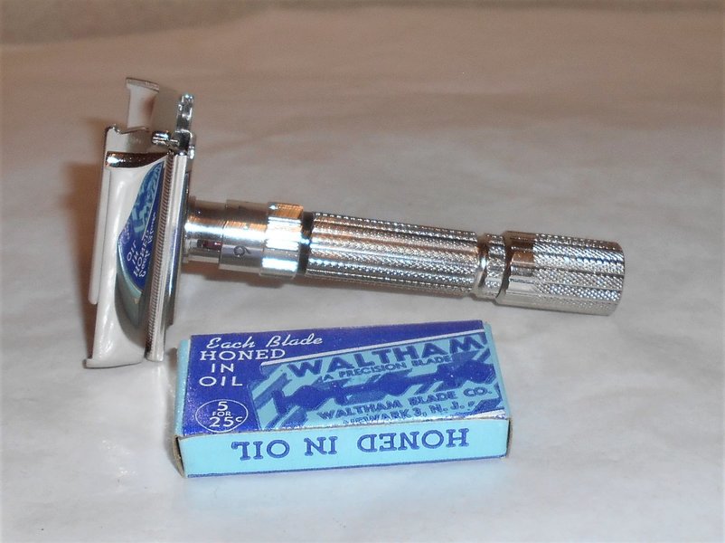1959 Gillette Fat Boy Razor TTO Adjustable Replated Bright Nickel E4–27X (20).JPG 1959 Gillette Fat Boy Razor TTO Adjustable Replated Bright Nickel E4–27X (20).JPG