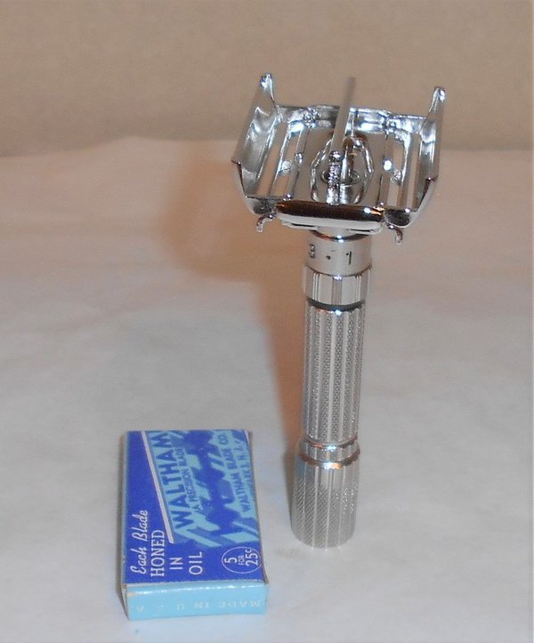 1959 Gillette Fat Boy Razor TTO Adjustable Replated Bright Nickel E4–27X (43).JPG 1959 Gillette Fat Boy Razor TTO Adjustable Replated Bright Nickel E4–27X (43).JPG