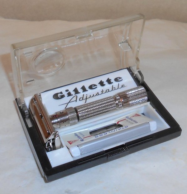 Gillette 1960 Fat Boy Razor Refurbished Replated Bright Nickel W Case Blades (10).JPG