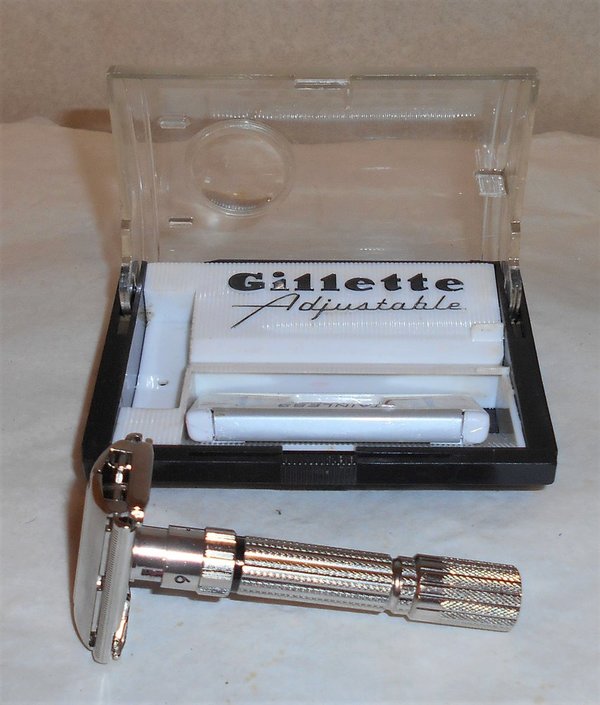 Gillette 1960 Fat Boy Razor Refurbished Replated Bright Nickel W Case Blades (22).JPG