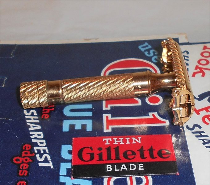 Gillette 1934 Aristocrat Razor Refurbished Replated 24 Karat Gold (16).JPG