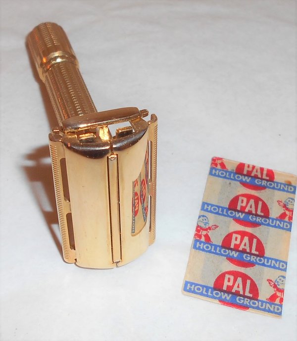 Gillette 1958 Executive Razor Refurbished Replated 24 Karat Gold D3 197 (5).JPG