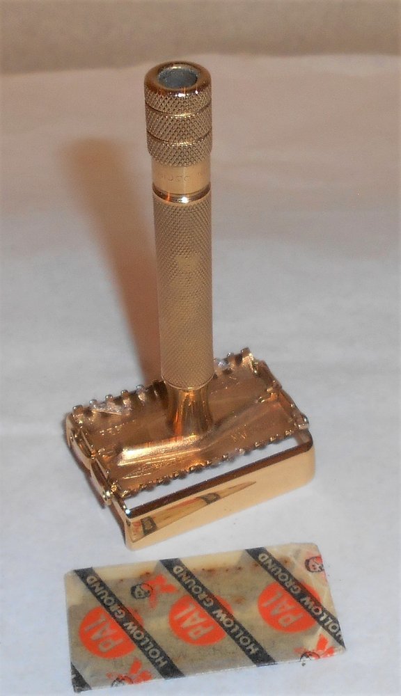 Gillette 1937 Sheraton TTO Razor Refurbished Replated 24 Karat Gold 27–3B (49).JPG