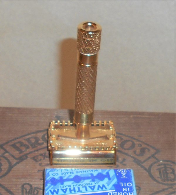 Gillette Aristocrat 1936 Barber Pole Handle TTO Refurbished Replated 24 Karat Gold XQ5 (74) - ...JPG