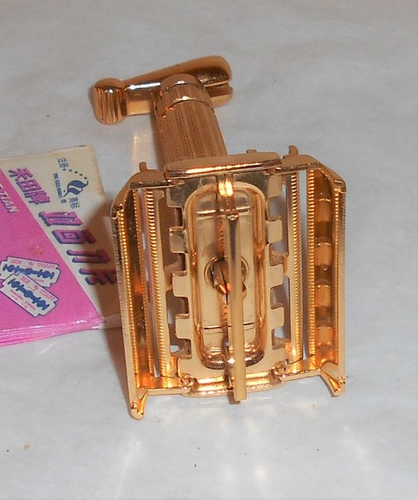 Gillette Toggle 1960 Razor Refurbished Replated 24 Karat Gold F4 – ABC (57).JPG