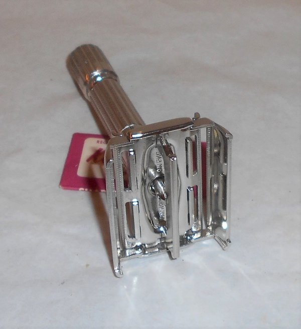 Gillette 1960 Fat Boy Razor Original Nickel Plating F1–3Q Worldwide Shipping (44).JPG Gillette 1960 Fat Boy Razor Original Nickel Plating F1–3Q Worldwide Shipping (44).JPG