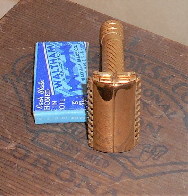 Gillette Aristocrat 1936 Barber Pole Handle TTO Refurbished Replated 24 Karat Gold XQ5 (15).JPG