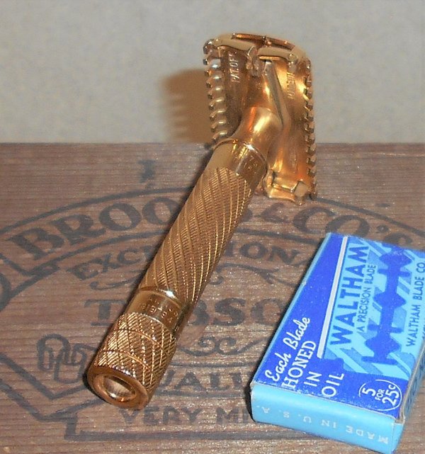 Gillette Aristocrat 1936 Barber Pole Handle TTO Refurbished Replated 24 Karat Gold XQ5 (29).JPG