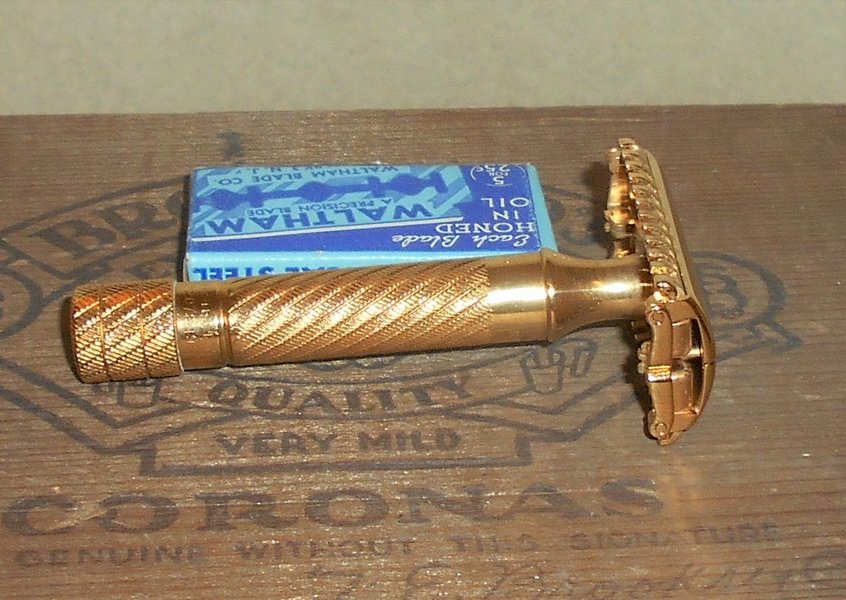 Gillette Aristocrat 1936 Barber Pole Handle TTO Refurbished Replated 24 Karat Gold XQ5 (36).JPG
