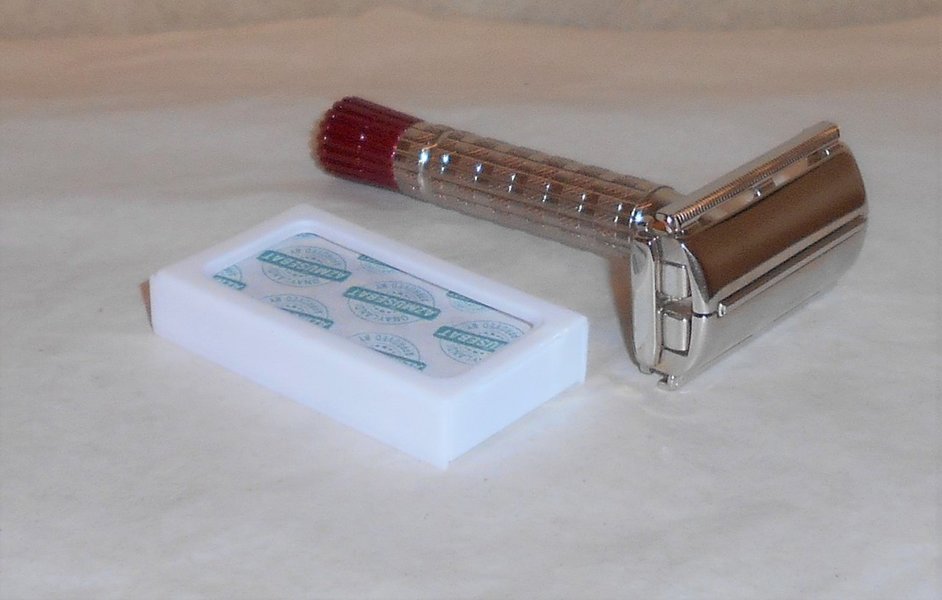 Gillette 1955 Superspeed Red Tip TTO Refurbished Replated Bright Nickel A4X (18).JPG