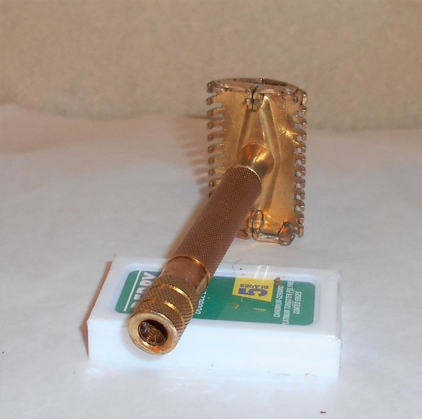 Gillette 1937 Sheraton Original Safety Razor All Brass TTO (13).JPG