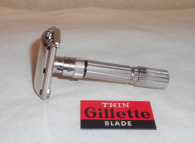 Gillette 1961 Fat Boy Razor Refurbished Replated Bright Nickel G1 – B 33 (8).JPG