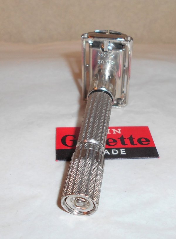 Gillette 1961 Fat Boy Razor Refurbished Replated Bright Nickel G1 – B 33 (11).JPG