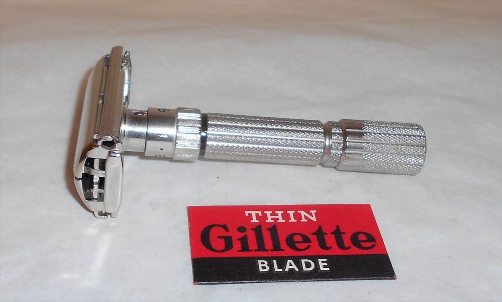 Gillette 1961 Fat Boy Razor Refurbished Replated Bright Nickel G1 – B 33 (17).JPG