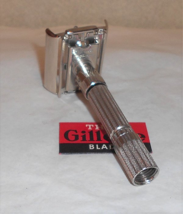 Gillette 1961 Fat Boy Razor Refurbished Replated Bright Nickel G1 – B 33 (27).JPG