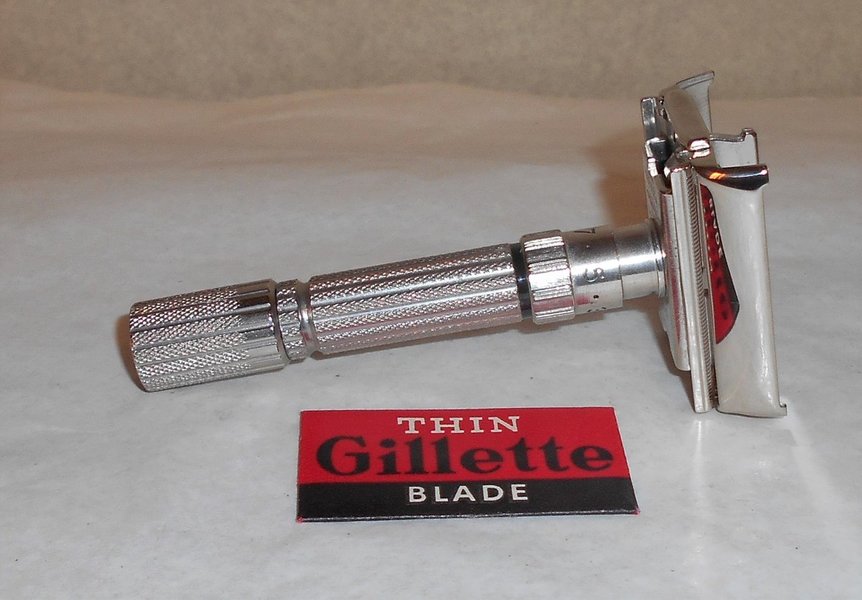 Gillette 1961 Fat Boy Razor Refurbished Replated Bright Nickel G1 – B 33 (35).JPG