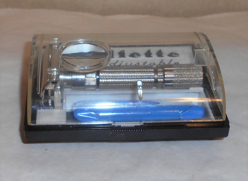 Gillette 1961 TTO Safety Razor W Case Blades Refurbished Replated Mirror Nickel G1–X27 (4).JPG