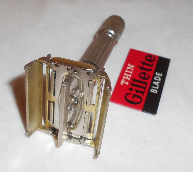 Gillette TTO Adjustable 1960 Fat Boy Refurbished Replated Gold Nickel F1–R87 (31).JPG