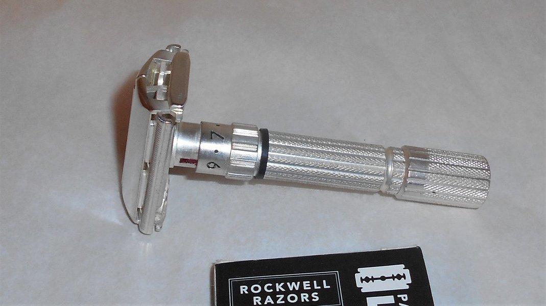 Gillette Razor Fat Boy 1959 Refurbished Replated Silver E4–S12 (9) - Copy.JPG Gillette Razor Fat Boy 1959 Refurbished Replated Silver E4–S12 (9) - Copy.JPG