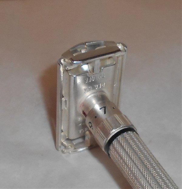 Gillette Razor Fat Boy 1959 Refurbished Replated Silver E4–S12 (11) - Copy.JPG Gillette Razor Fat Boy 1959 Refurbished Replated Silver E4–S12 (11) - Copy.JPG