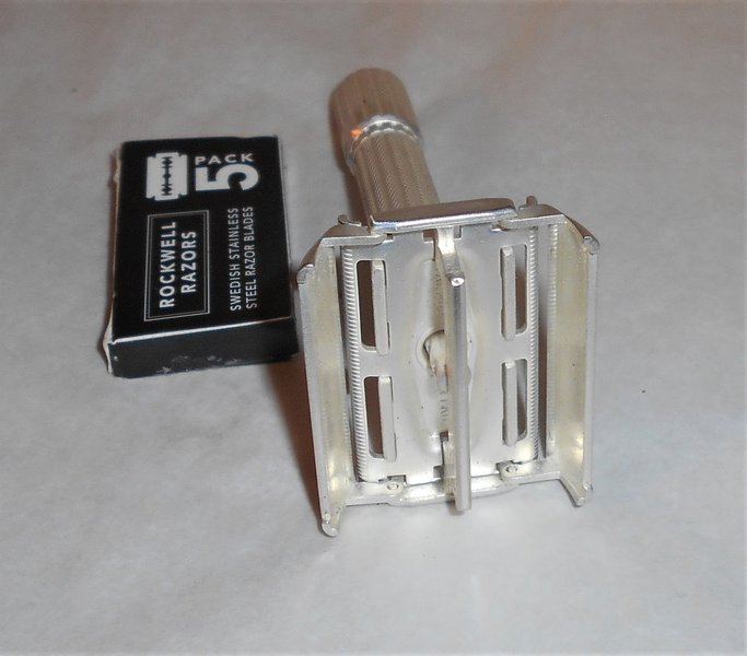 Gillette Razor Fat Boy 1959 Refurbished Replated Silver E4–S12 (34).JPG Gillette Razor Fat Boy 1959 Refurbished Replated Silver E4–S12 (34).JPG