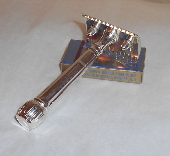 1916 Gillette Extremely Scarce Refurbished Re-Plated ABC Razor W Blade (45).JPG