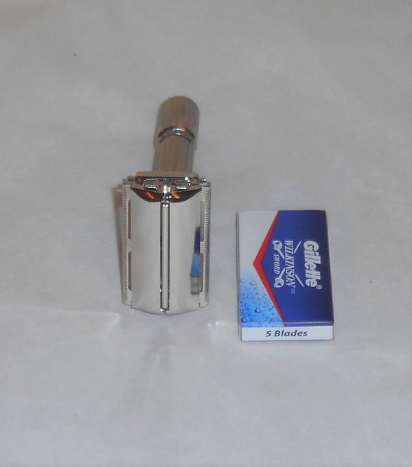 Gillette 1960 Undressed Fat Boy Razor TTO Replated Bright Nickel F2–QQQ (6).JPG