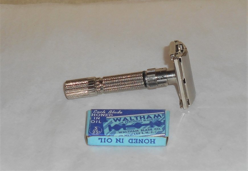 Gillette Fat Boy Razor 1958 TTO Refurbished Replated Mirror Nickel D4–CAA  (17).JPG