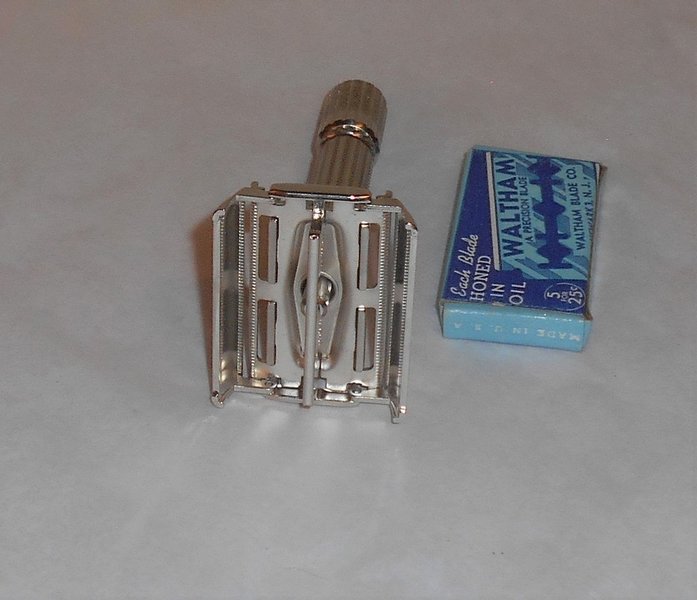 Gillette Fat Boy Razor 1958 TTO Refurbished Replated Mirror Nickel D4–CAA  (34).JPG