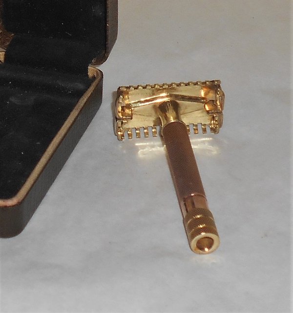 Gillette 1937 Sheraton Razor TTO All Original W Blades X16 (13).JPG Gillette 1937 Sheraton Razor TTO All Original W Blades X16 (13).JPG