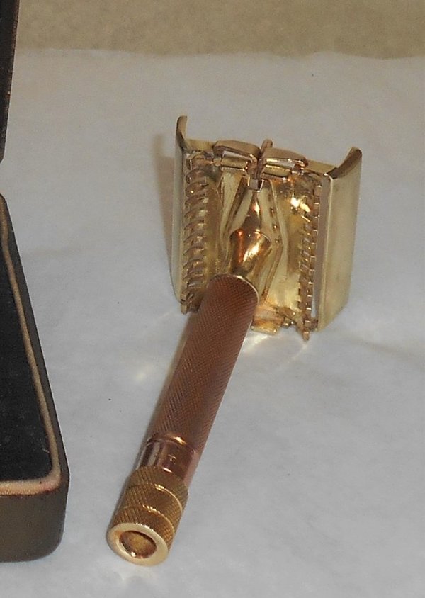 Gillette 1937 Sheraton Razor TTO All Original W Blades X16 (38).JPG Gillette 1937 Sheraton Razor TTO All Original W Blades X16 (38).JPG