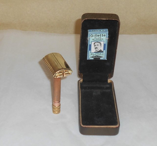 Gillette 1937 Sheraton Razor TTO All Original W Blades X16 (57).JPG Gillette 1937 Sheraton Razor TTO All Original W Blades X16 (57).JPG