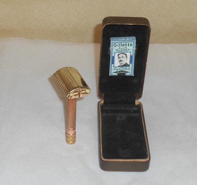 Gillette 1937 Sheraton Razor TTO All Original W Blades X16 (57).JPG