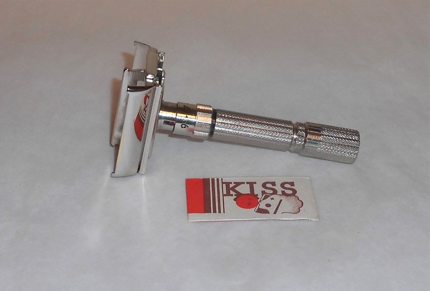 Gillette 1960 Fat Boy Razor Adjustable Refurbished Replated Mirror Nickel F4–02 (23).JPG