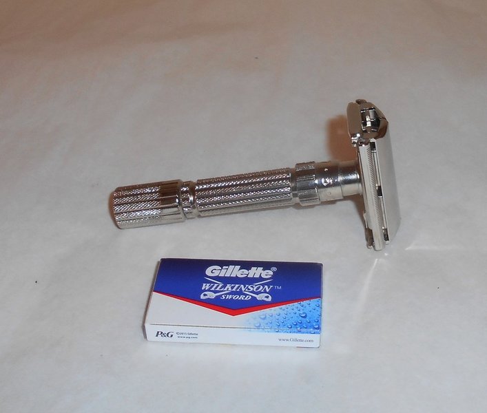 Gillette 1960 Undressed Fat Boy Razor TTO Replated Bright Nickel F2–QQQ (18).JPG