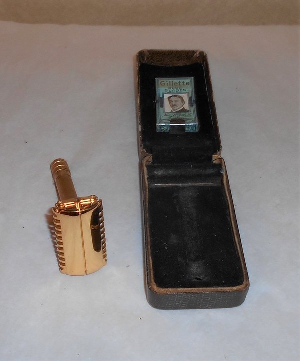 Gillette Sheraton 1937 Safety Razor Refurbished Replated 24 Karat Gold W Case Blades (14).JPG