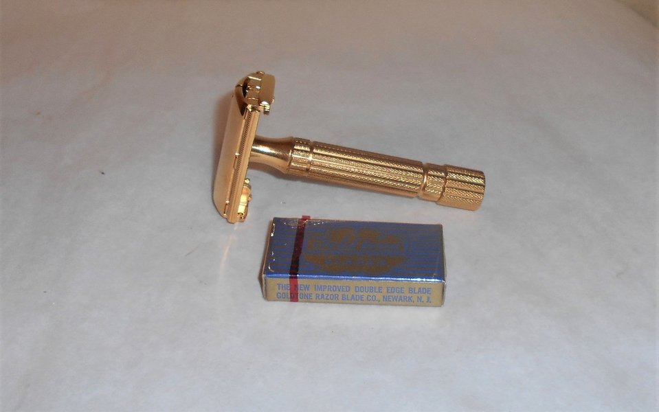 Gillette 1955 Diplomat Razor TTO Refurbished Replated 24 Karat Gold A2–09 (7).JPG