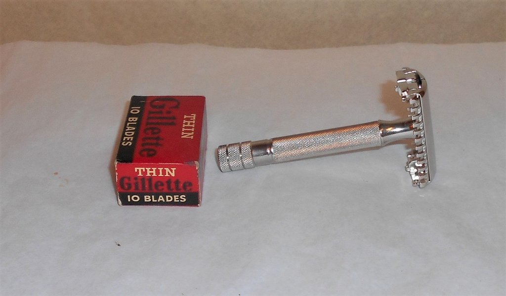 Gillette 1938 Senator TTO Adjustable Refurbished Replated Mirror Nickel 38–14 (13).JPG Gillette 1938 Senator TTO Adjustable Refurbished Replated Mirror Nickel 38–14 (13).JPG