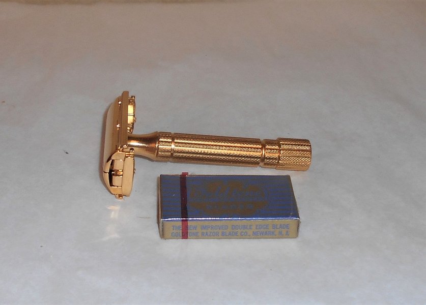 Gillette 1955 Diplomat Razor TTO Refurbished Replated 24 Karat Gold A2–09 (17).JPG